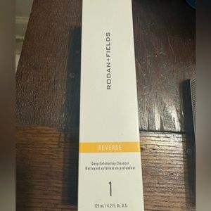 Reverse Deep Exfoliating Cleanser